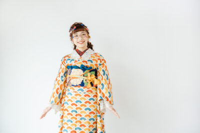 富山のキモノコアラのスタジオで振袖をレンタルして前撮りの撮影を行なった20歳の女の子