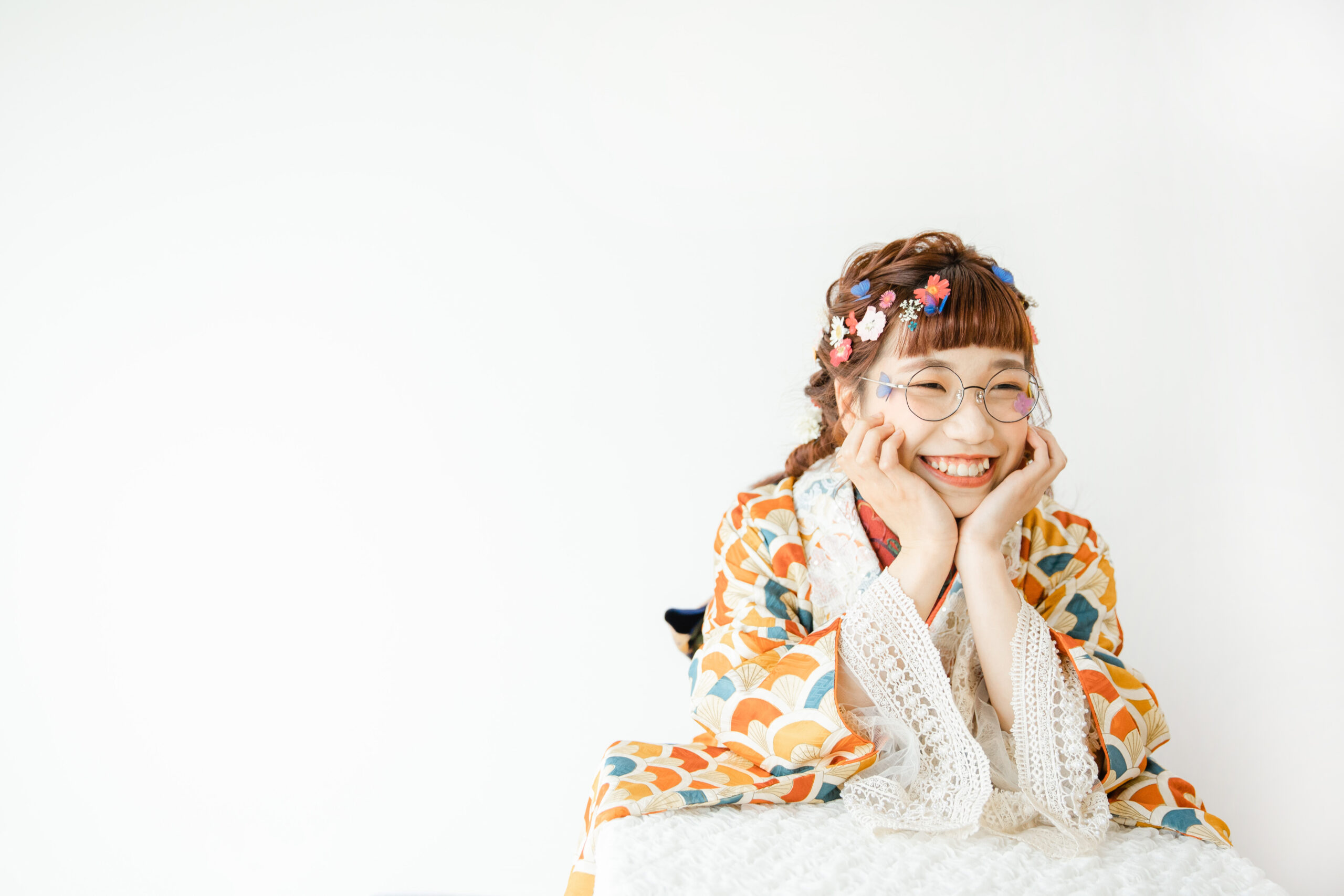 富山のキモノコアラのスタジオで振袖をレンタルして前撮りの撮影を行なった20歳の女の子