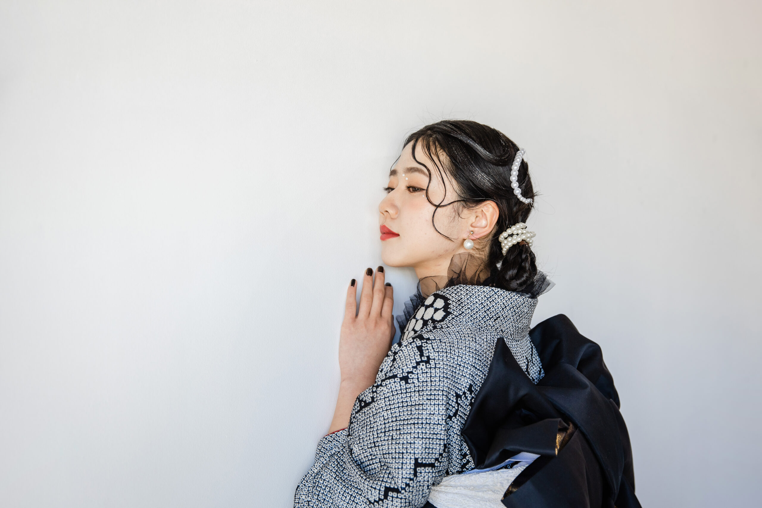 富山のキモノコアラのスタジオで振袖をレンタルして前撮りの撮影を行なった20歳の女の子