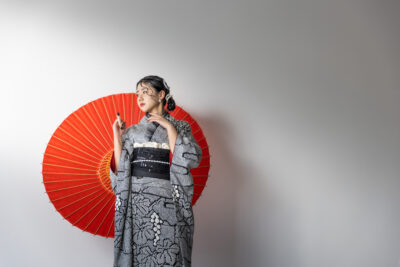 富山のキモノコアラのスタジオで振袖をレンタルして前撮りの撮影を行なった20歳の女の子