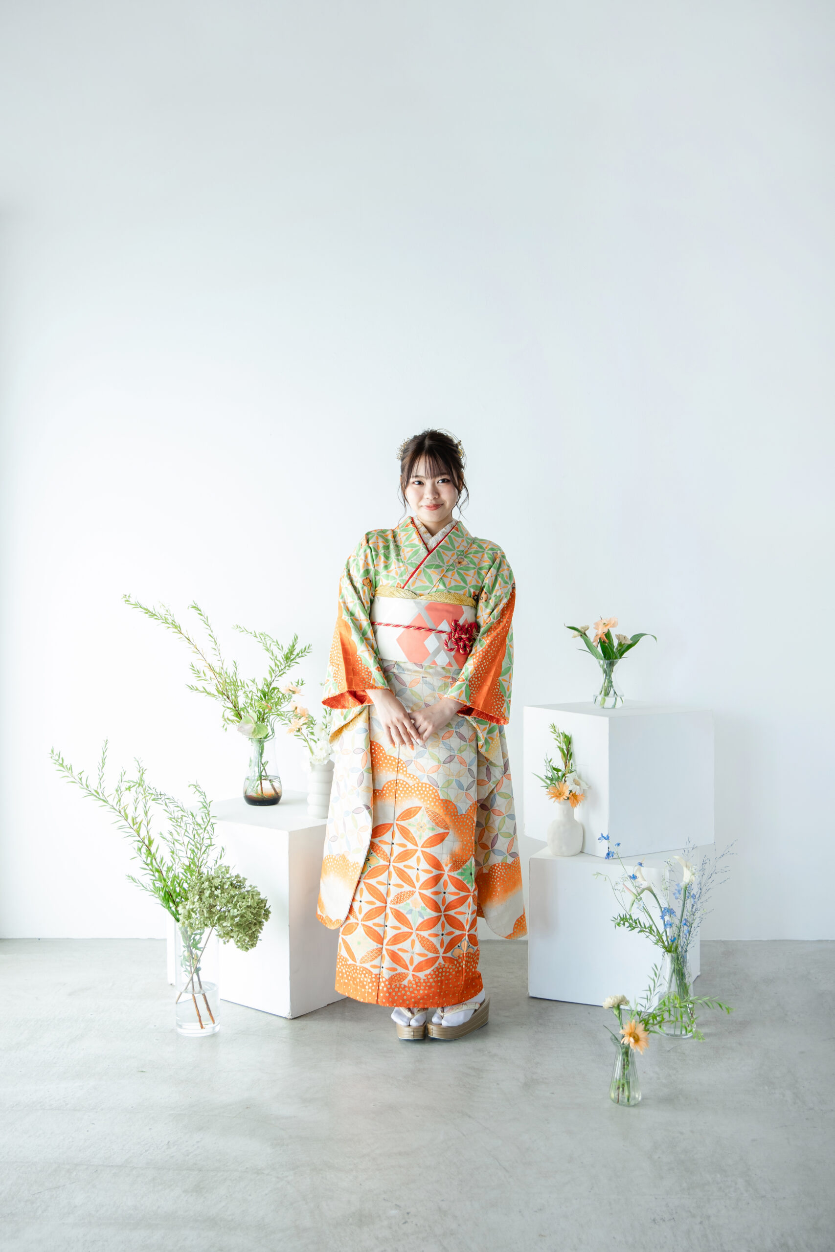 富山のキモノコアラのスタジオで振袖をレンタルして前撮りの撮影を行なった20歳の女の子