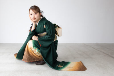 富山のキモノコアラのスタジオで振袖をレンタルして前撮りの撮影を行なった20歳の女の子