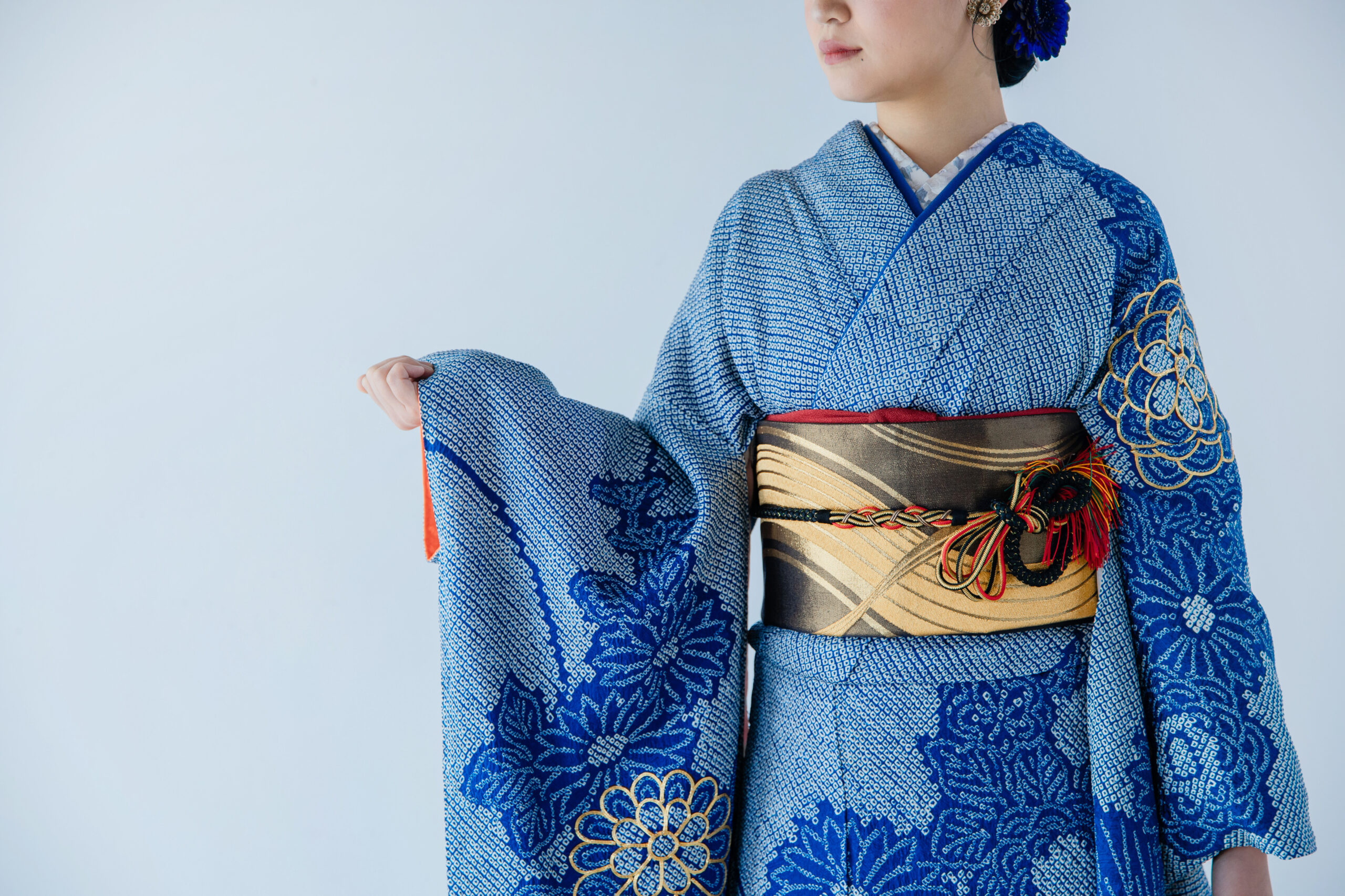 富山のキモノコアラのスタジオで振袖をレンタルして前撮りの撮影を行なった20歳の女の子