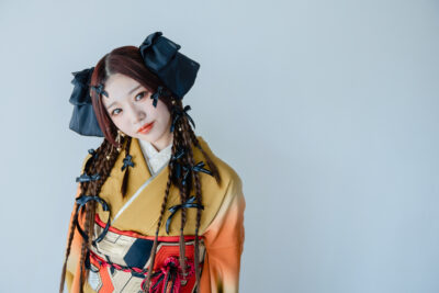 富山のキモノコアラのスタジオで振袖をレンタルして前撮りの撮影を行なった20歳の女の子