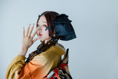 富山のキモノコアラのスタジオで振袖をレンタルして前撮りの撮影を行なった20歳の女の子