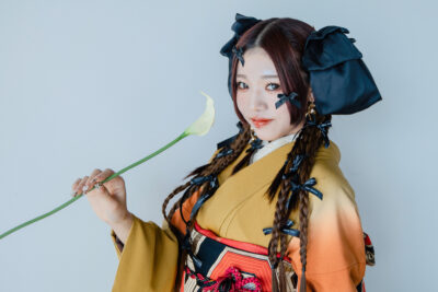 富山のキモノコアラのスタジオで振袖をレンタルして前撮りの撮影を行なった20歳の女の子