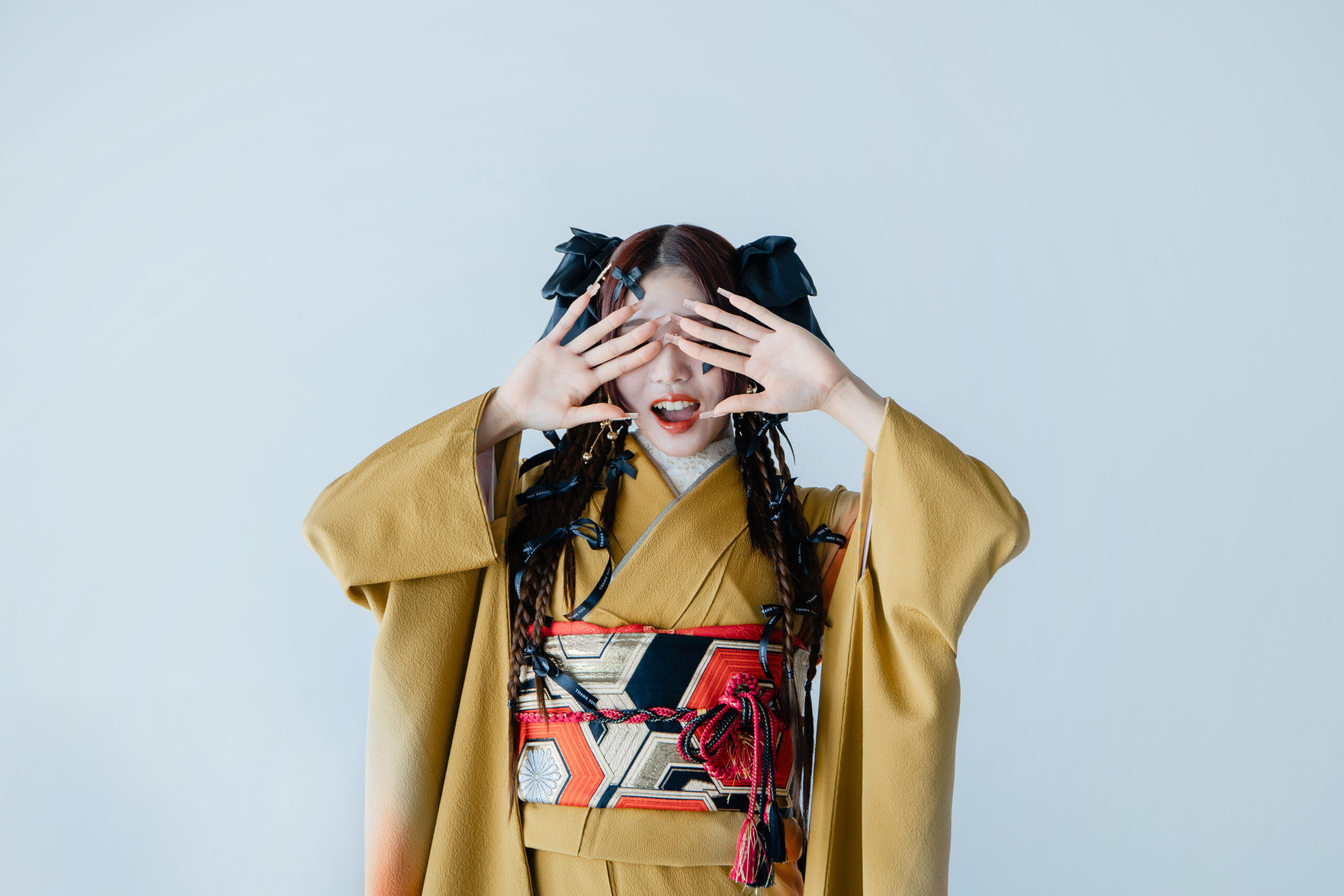 富山のキモノコアラのスタジオで振袖をレンタルして前撮りの撮影を行なった20歳の女の子