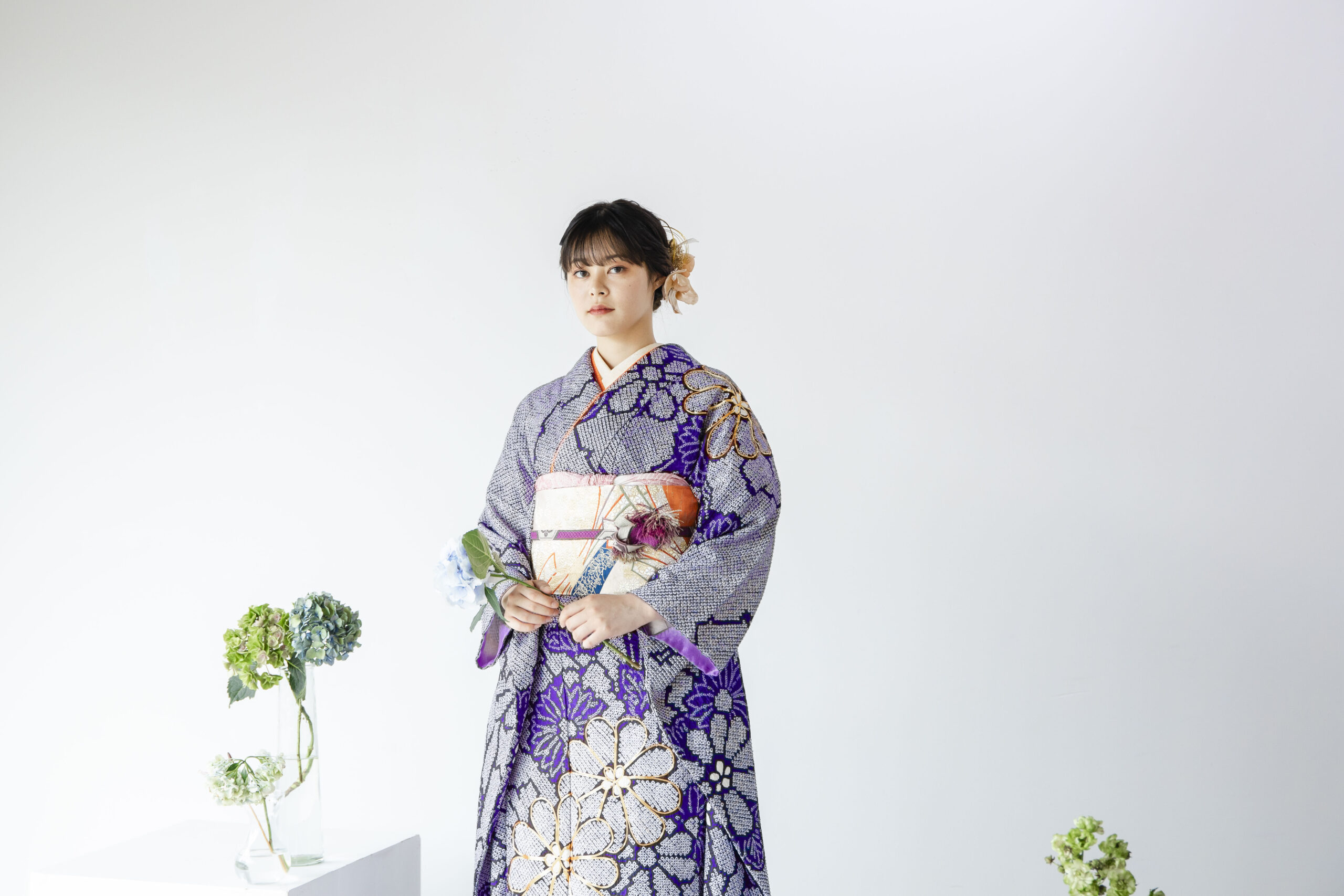富山のキモノコアラのスタジオで振袖をレンタルして前撮りの撮影を行なった20歳の女の子