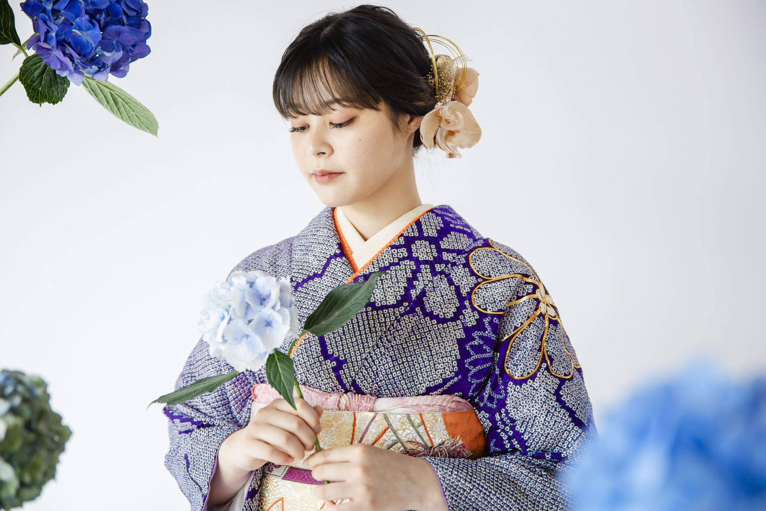 富山のキモノコアラのスタジオで振袖をレンタルして前撮りの撮影を行なった20歳の女の子