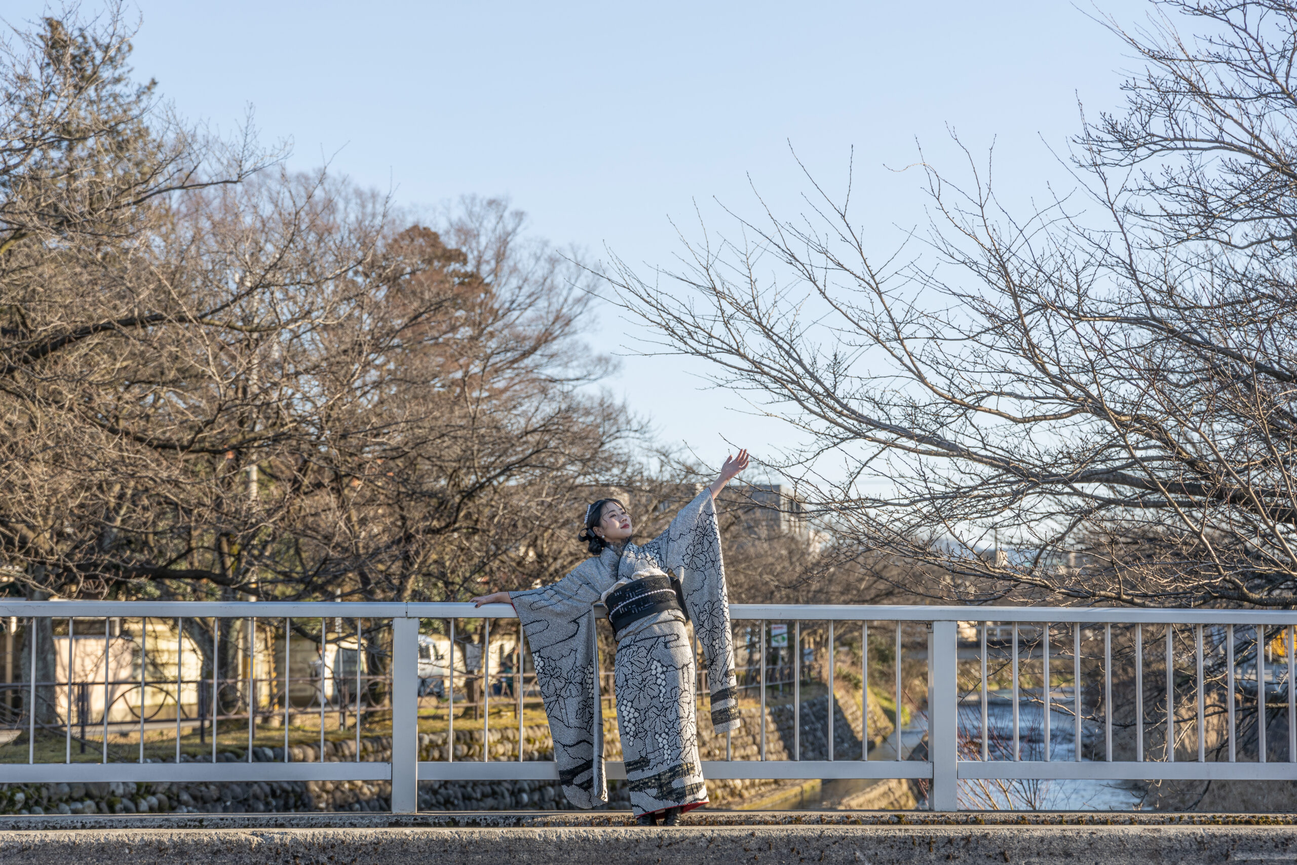 富山のキモノコアラのスタジオで振袖をレンタルして前撮りの撮影を行なった20歳の女の子