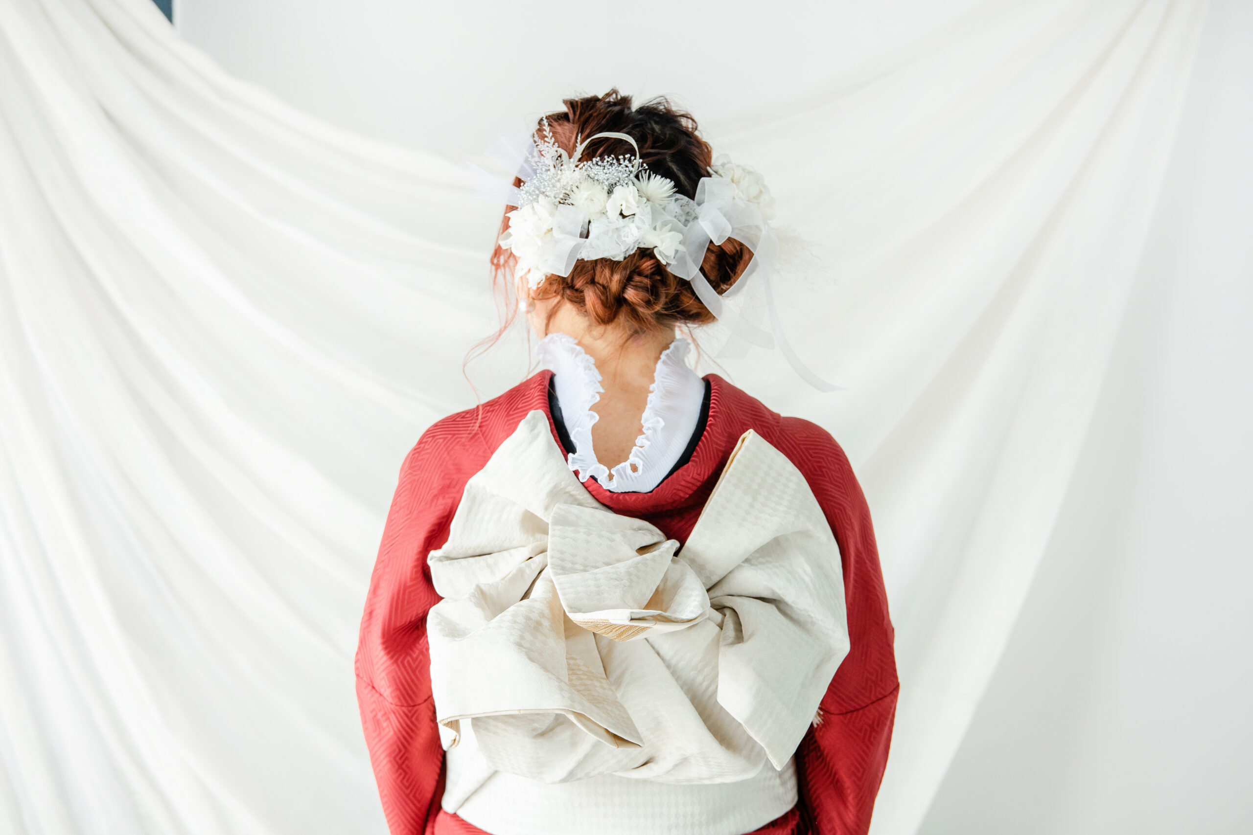 富山のキモノコアラのスタジオで振袖をレンタルして前撮りの撮影を行なった20歳の女の子