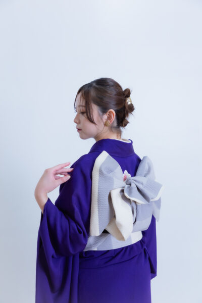 富山のキモノコアラのスタジオで振袖をレンタルして前撮りの撮影を行なった20歳の女の子
