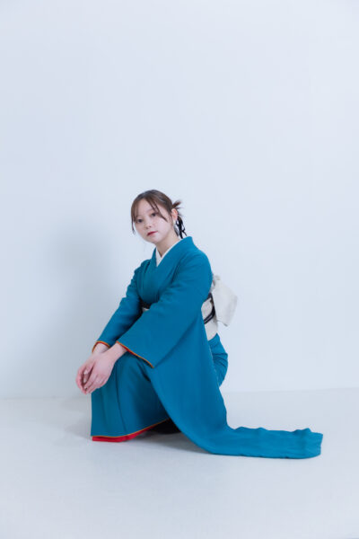 富山のキモノコアラのスタジオで振袖をレンタルして前撮りの撮影を行なった20歳の女の子