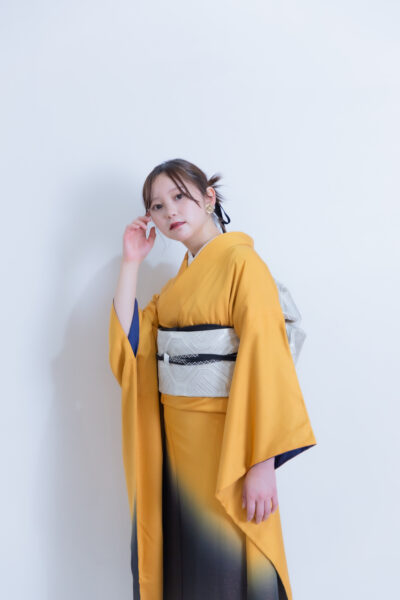 富山のキモノコアラのスタジオで振袖をレンタルして前撮りの撮影を行なった20歳の女の子