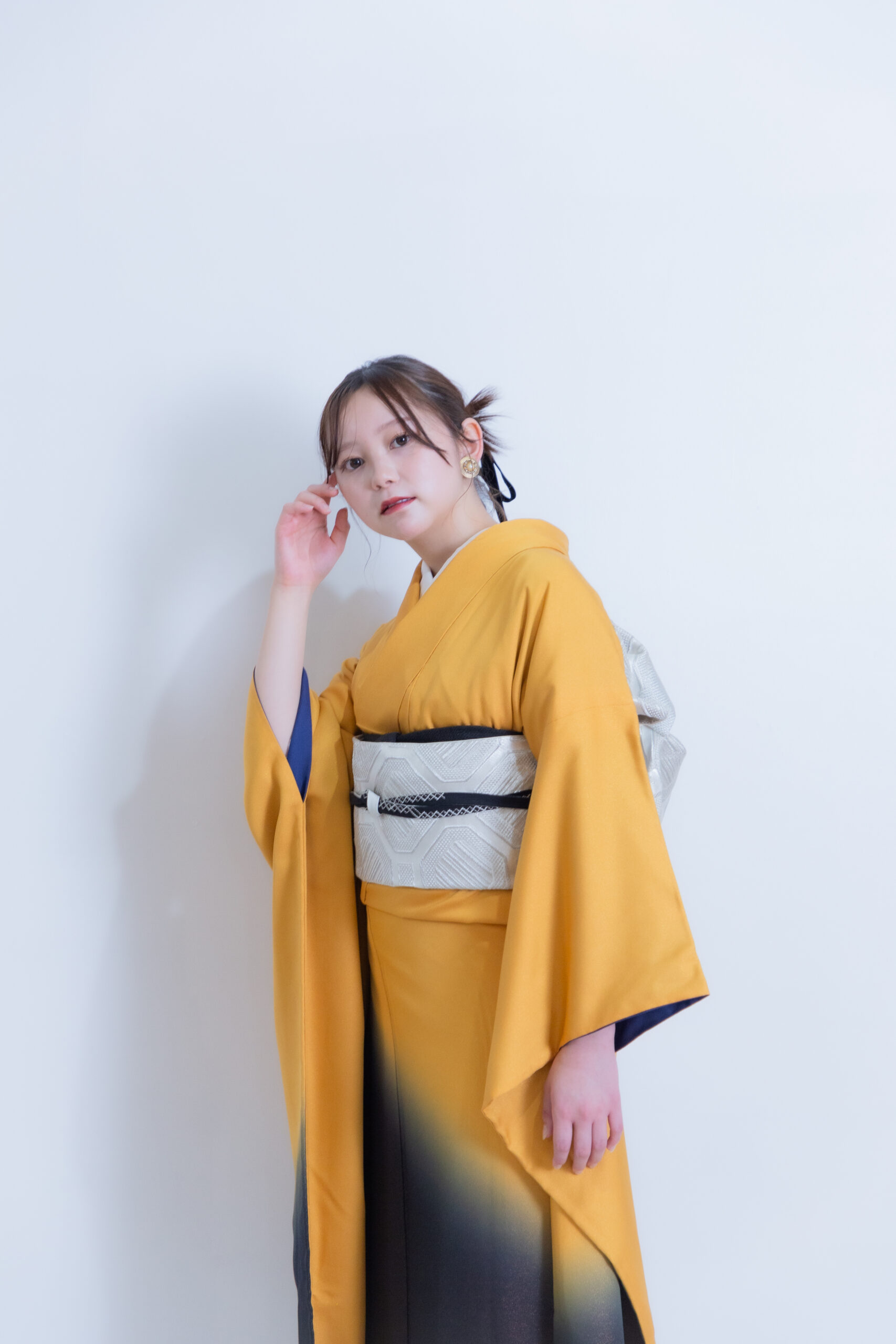 富山のキモノコアラのスタジオで振袖をレンタルして前撮りの撮影を行なった20歳の女の子