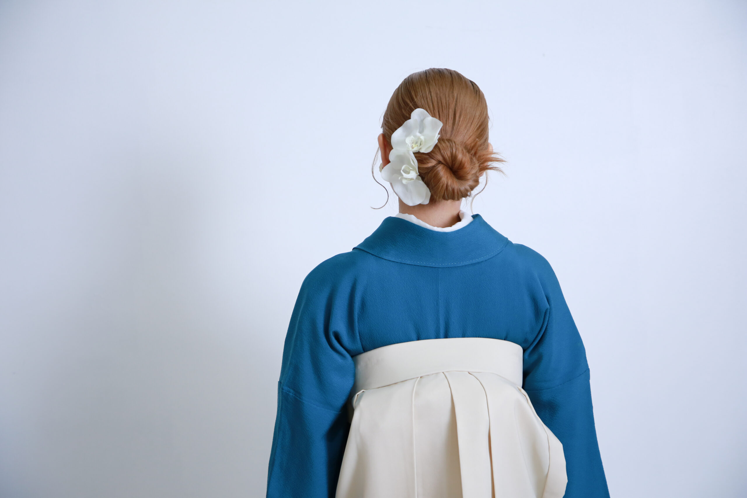 富山のキモノコアラのスタジオで振袖をレンタルして前撮りの撮影を行なった20歳の女の子