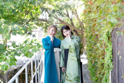 富山のキモノコアラで振袖をレンタルして前撮りの撮影を行なった20歳の女の子2人