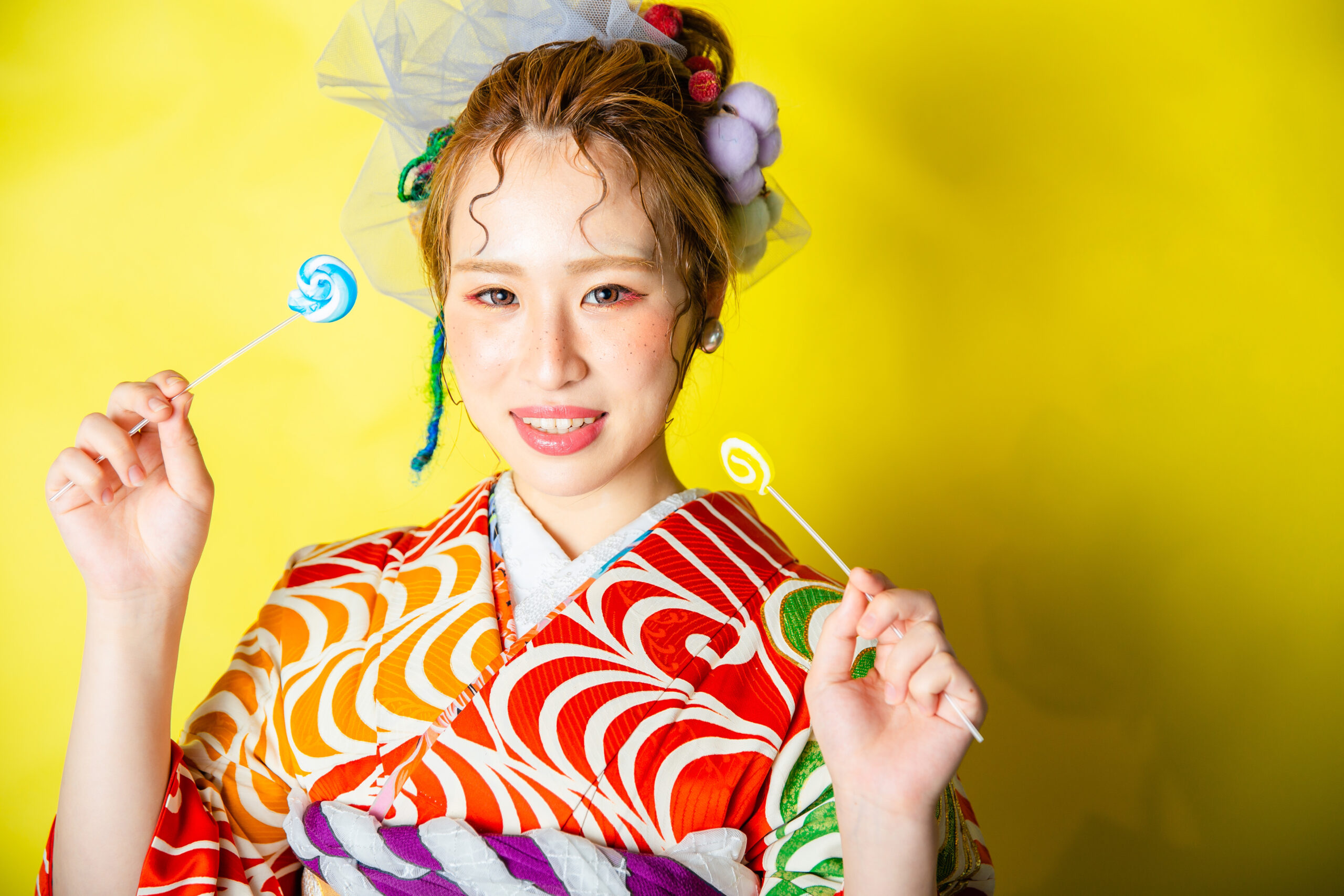 富山のキモノコアラのスタジオで振袖をレンタルして前撮りの撮影を行なった20歳の女の子