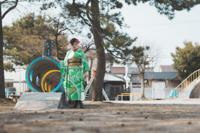 富山のキモノコアラのスタジオで振袖をレンタルして前撮りの撮影を行なった20歳の女の子