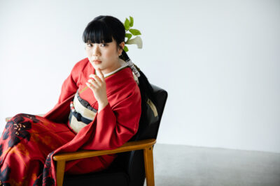 富山のキモノコアラのスタジオで振袖をレンタルして前撮りの撮影を行なった20歳の女の子