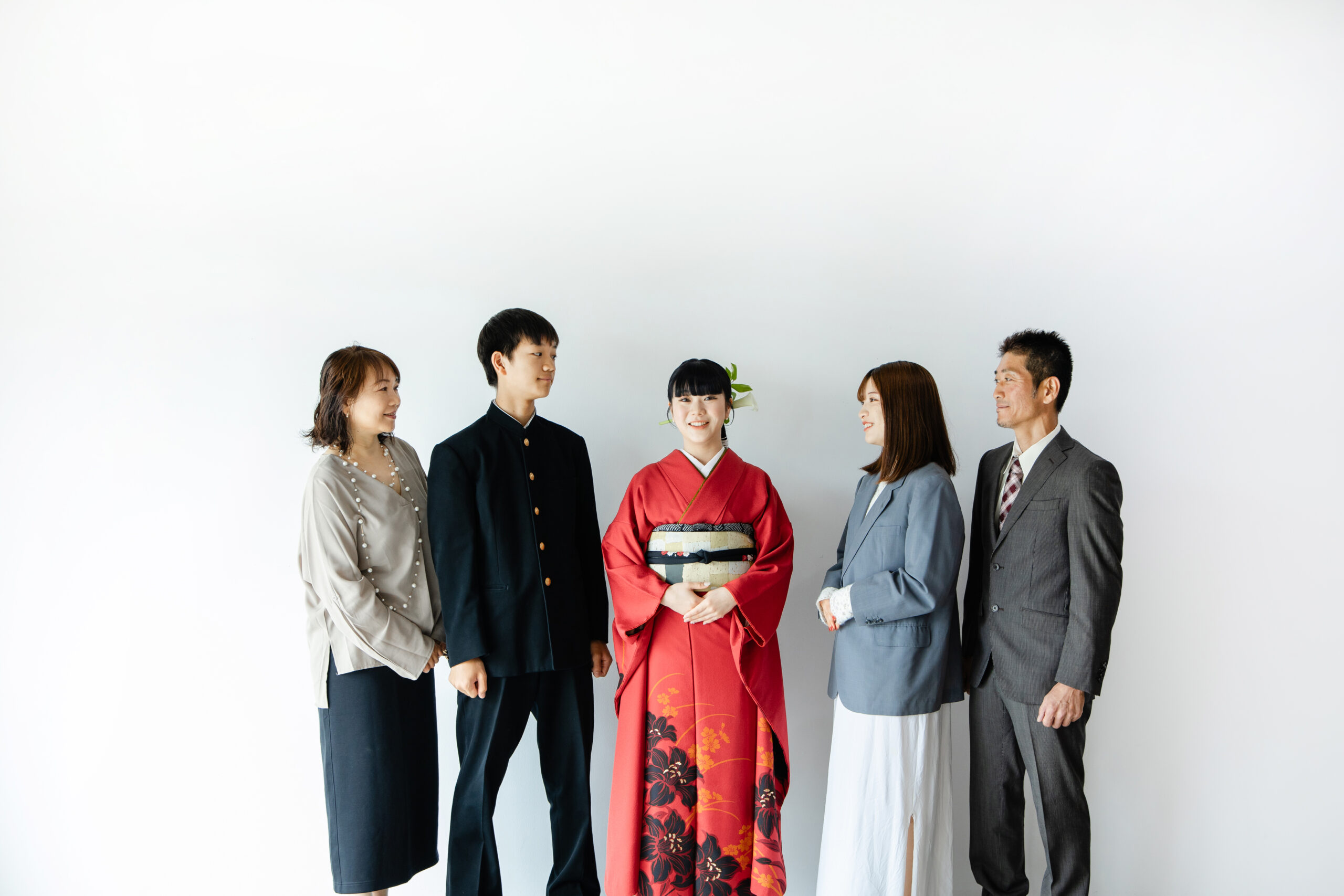 富山のキモノコアラのスタジオで振袖をレンタルして前撮りの撮影を行なった20歳の女の子