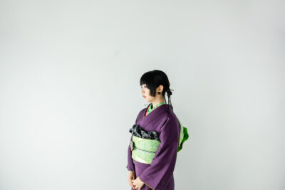 富山のキモノコアラのスタジオで振袖をレンタルして前撮りの撮影を行なった20歳の女の子