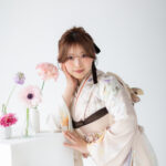 富山成人式振袖レンタル店キモノコアラ、くすみカラーの振袖